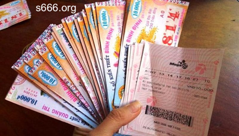 trúng Jackpot truyền thống và Vietlott